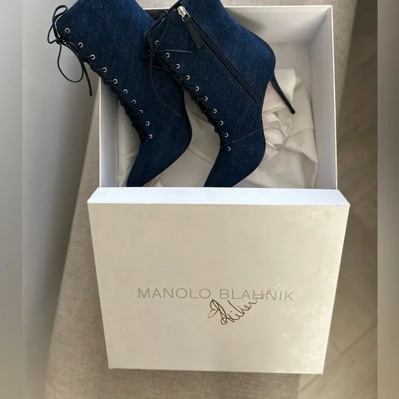 Rihanna Manolo Blahnik Boots Sale Manolo Blahnik Shoes Rihanna